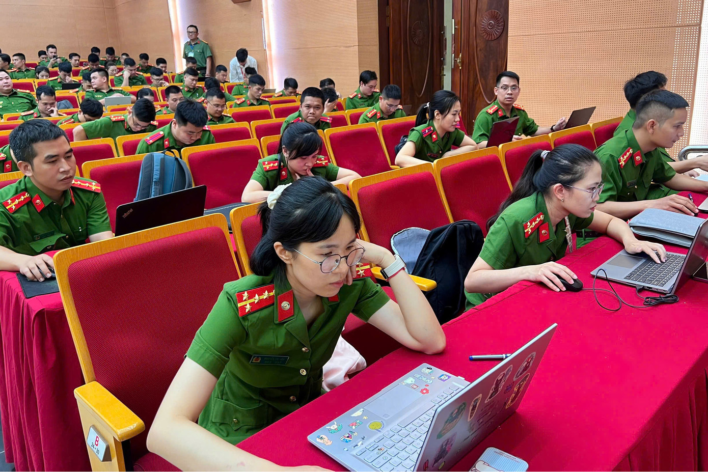 1.500 cán bộ, chiến sĩ Công an Thủ đô tham gia kỳ thi sau khi kết thúc khóa học.