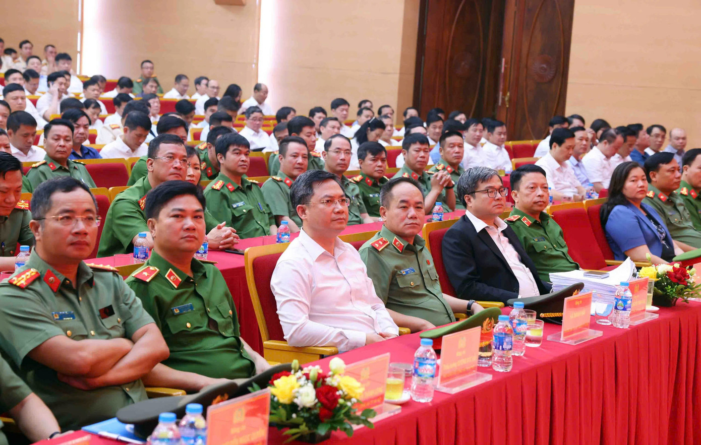 Đại diện khách mời tham dự buổi lễ.