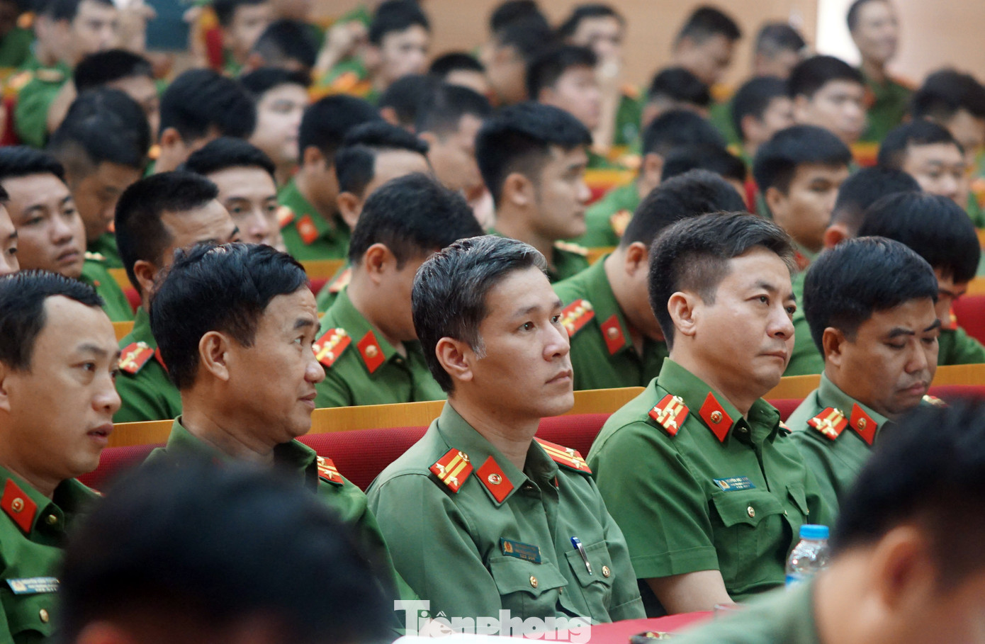 Cán bộ, chiến sĩ Công an Hà Nội hoàn thành khóa học.