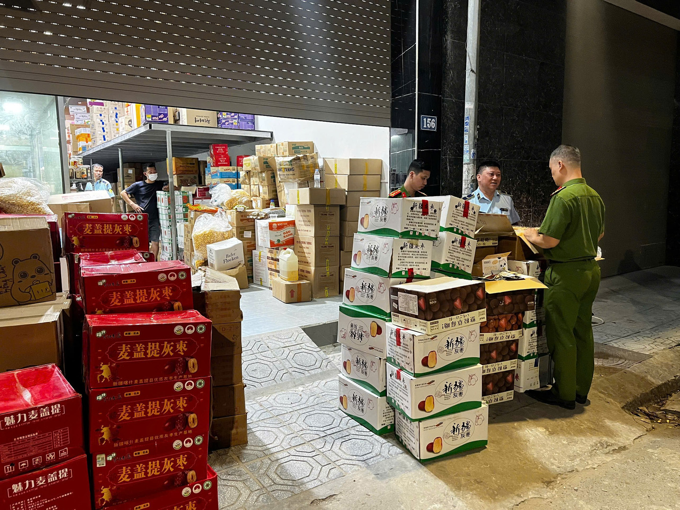 Hàng hóa thu giữ.