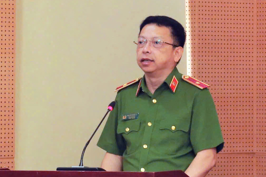 Thiếu tướng Nguyễn Hồng Ky - Phó Giám đốc Công an TP Hà Nội chỉ đạo quán triệt trong buổi tập huấn.