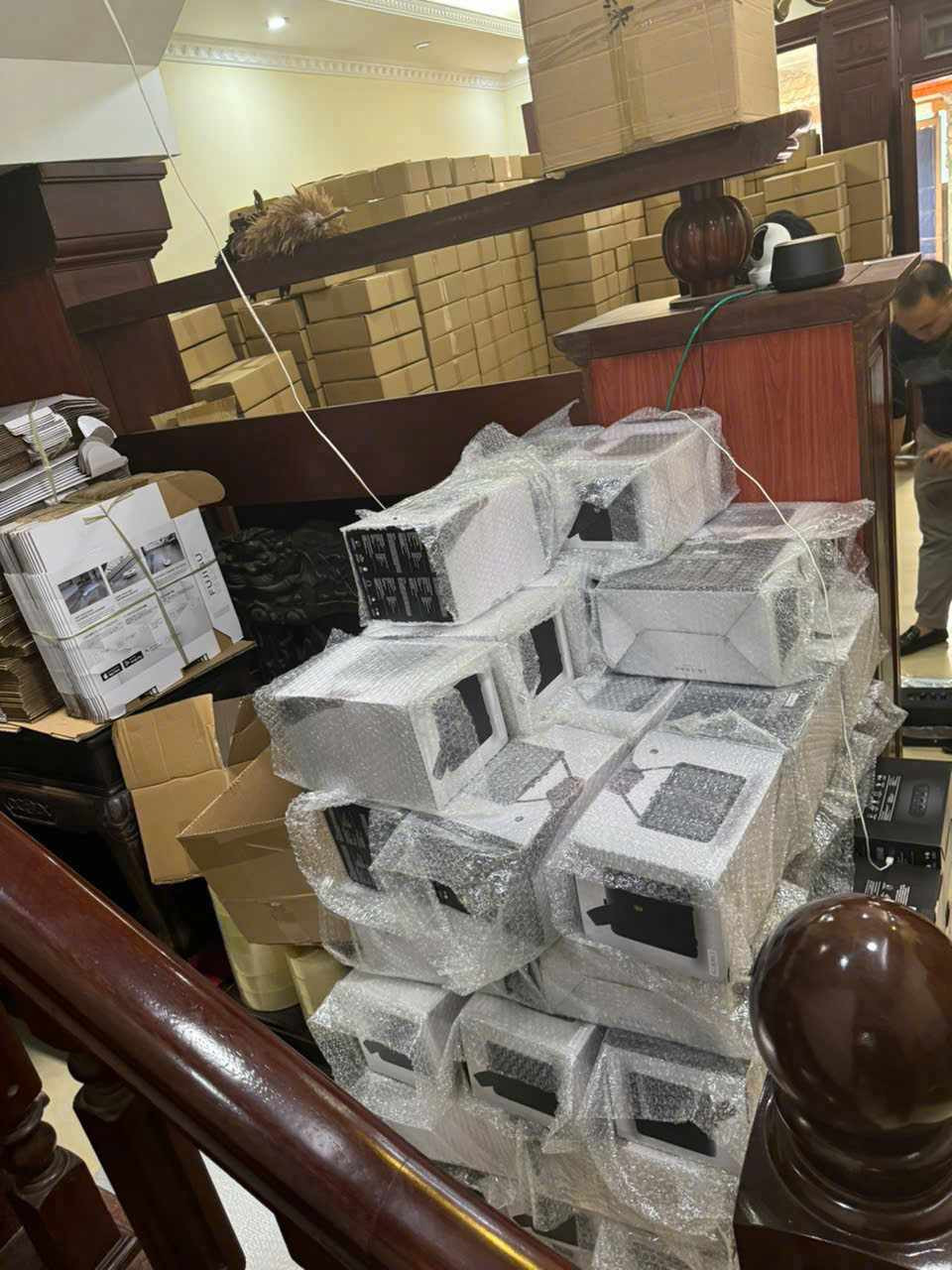 Các tang vật bị thu giữ. Các tang vật bị thu giữ.