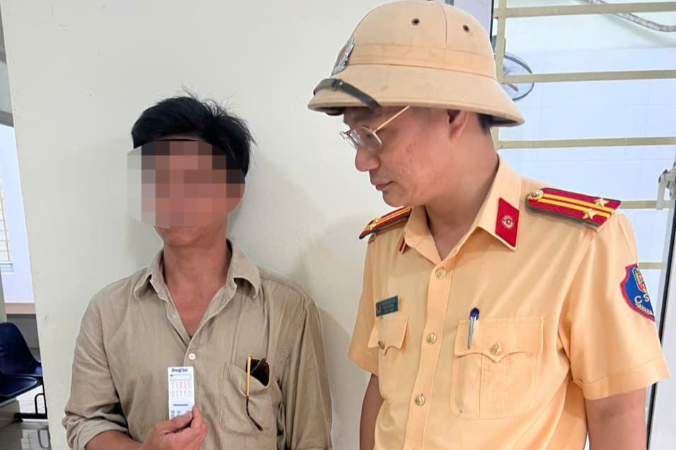 Qua kiểm tra, Hoàn dương tính với ma túy.