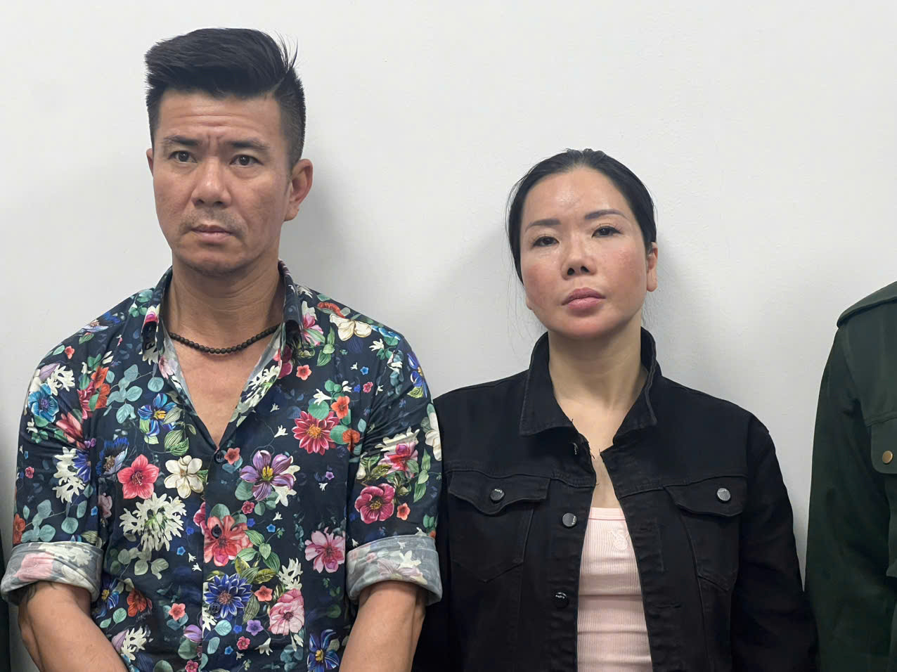 Đối tượng Đông và Mai Anh.