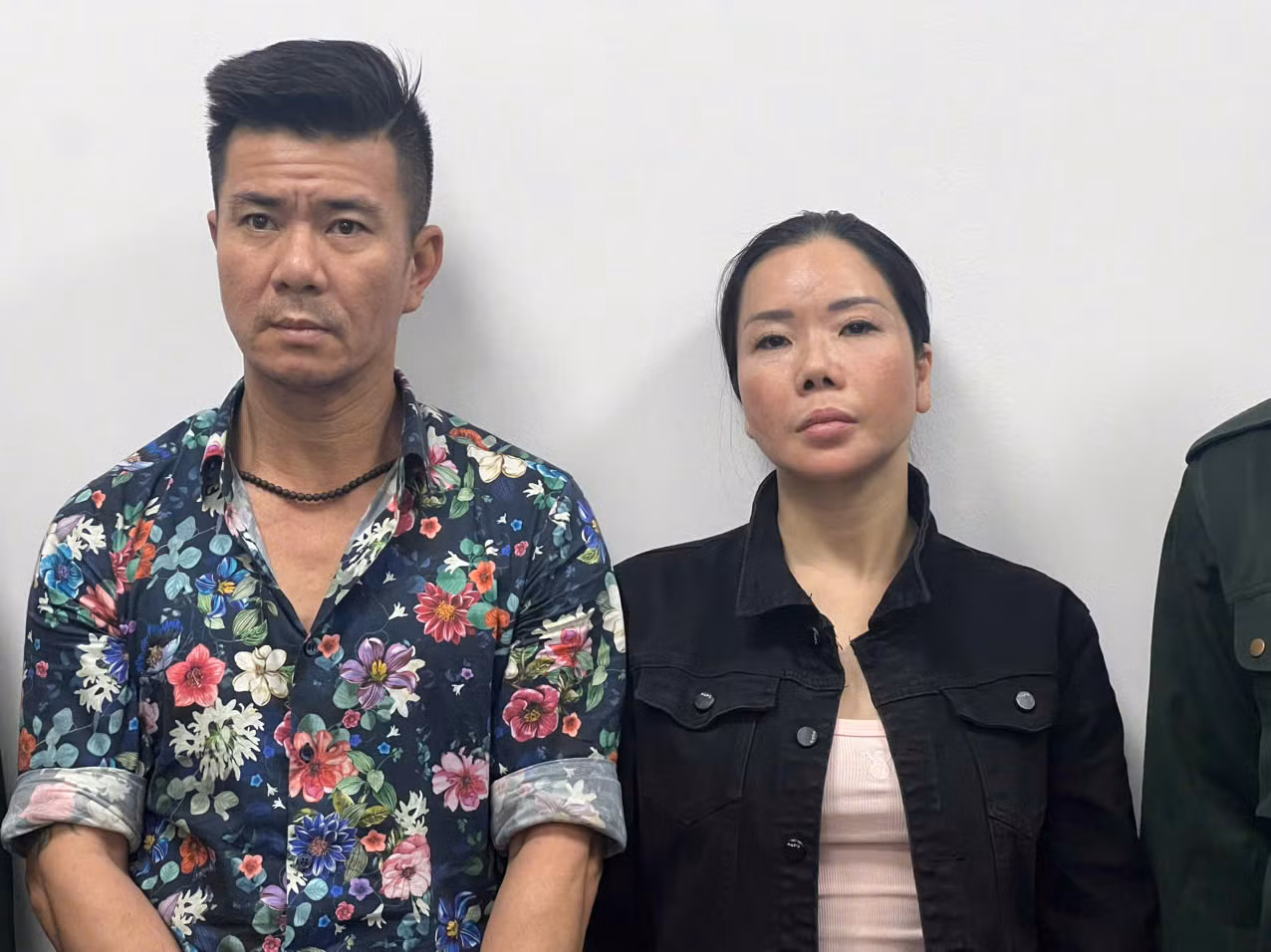Đối tượng Đông và Mai Anh. Đối tượng Đông và Mai Anh.