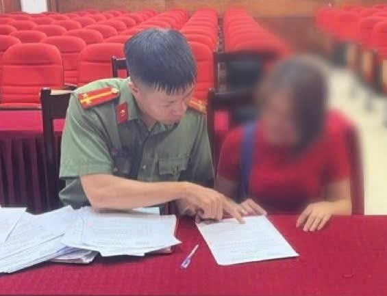 Cơ quan công an làm việc với người lan truyền thông tin sai sự thật. Cơ quan công an làm việc với người lan truyền thông tin sai sự thật.