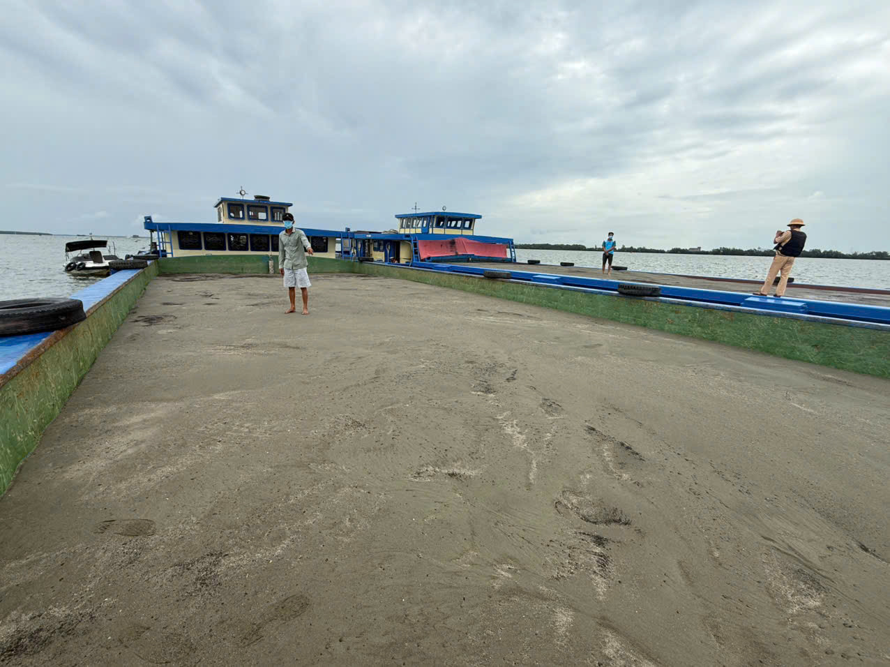 Phương tiện bị tạm giữ. Phương tiện bị tạm giữ.