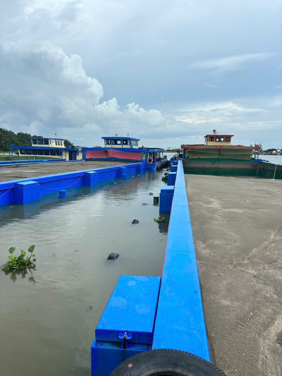 Lực lượng chức năng thu giữ hơn 2.400 m3 cát. Lực lượng chức năng thu giữ hơn 2.400 m3 cát.