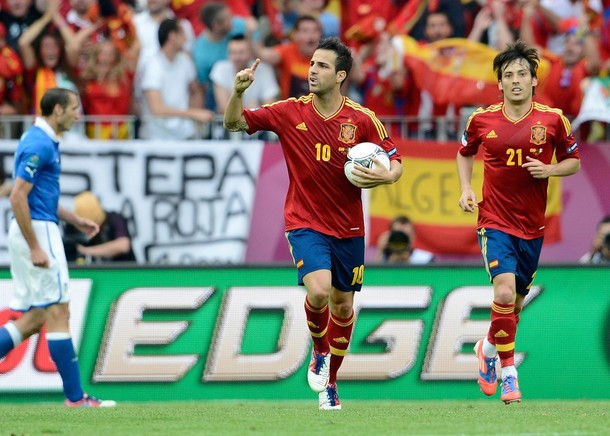 Nhưng Fabregas đã gỡ hòa 1-1. Nhưng Fabregas đã gỡ hòa 1-1