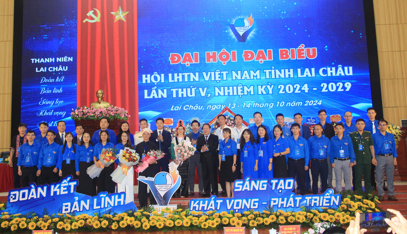 Đại hội hiệp thương chọn cử 34 Ủy viên Hội LHTN Việt Nam tỉnh Lai Châu khóa V, nhiệm kỳ 2024 - 2029 ra mắt Đại hội.