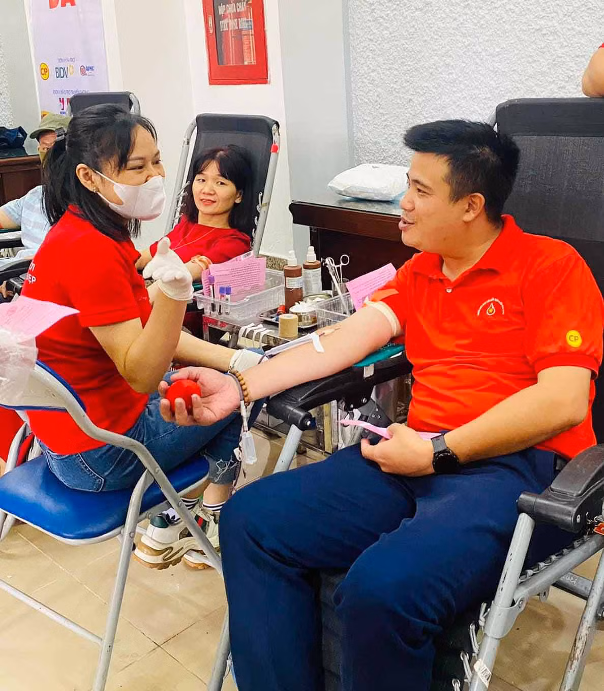 Trung bình mỗi năm, anh Bùi Đức Phong tham gia hiến máu cứu người từ 1-2 lần.