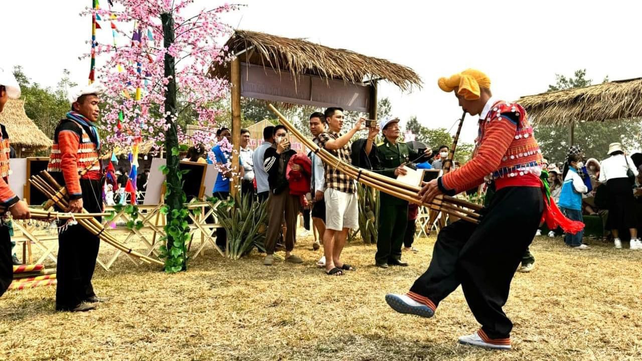 Hoạt động không gian văn hóa tái hiện nét văn hóa đặc sắc các dân tộc tỉnh Điện Biên.