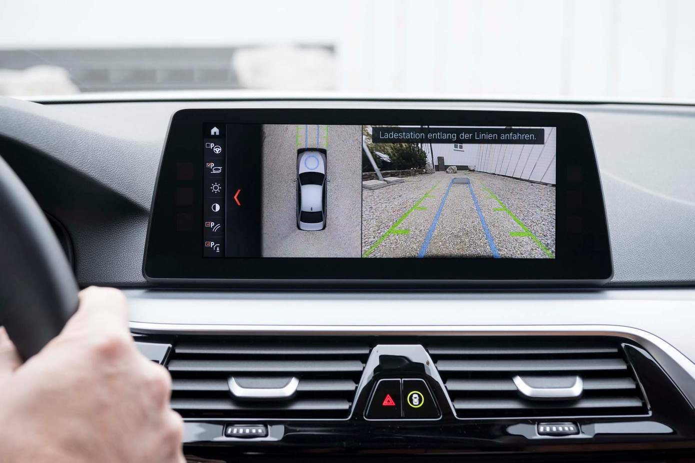 Camera 360 độ đã trở thành trang bị tiêu chuẩn trên hàng loạt mẫu xe tại Việt Nam.