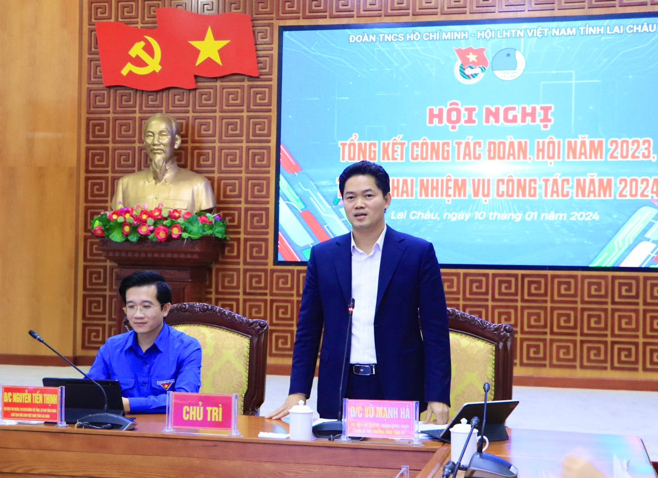 Ủy viên dự khuyết Ban Chấp hành Trung ương Đảng, Phó Bí thư Thường trực Tỉnh ủy Lai Châu Vũ Mạnh Hà phát biểu tại hội nghị.