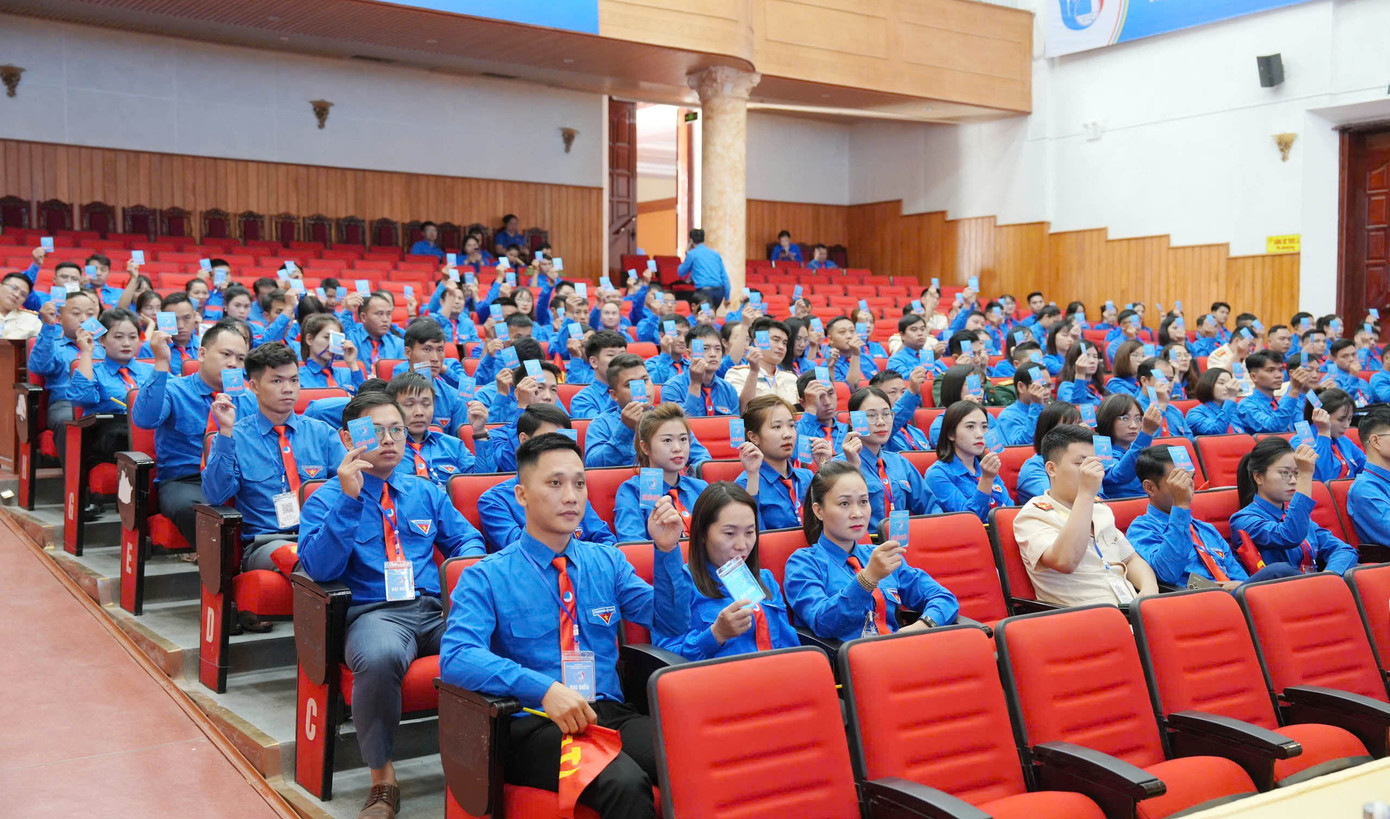 Đại biểu biểu quyết bầu các chức danh Chủ tịch, Phó Chủ tịch Hội LHTN Việt Nam tỉnh Điện Biên, khóa VI, nhiệm kỳ 2024-2029.