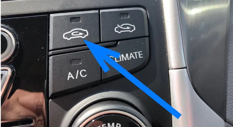 Ký tự trên bảng điều khiển cho thấy nút bấm lấy gió trong, và bên cạnh là lấy gió ngoài. Ký tự trên bảng điều khiển cho thấy nút bấm lấy gió trong, và bên cạnh là lấy gió ngoài.