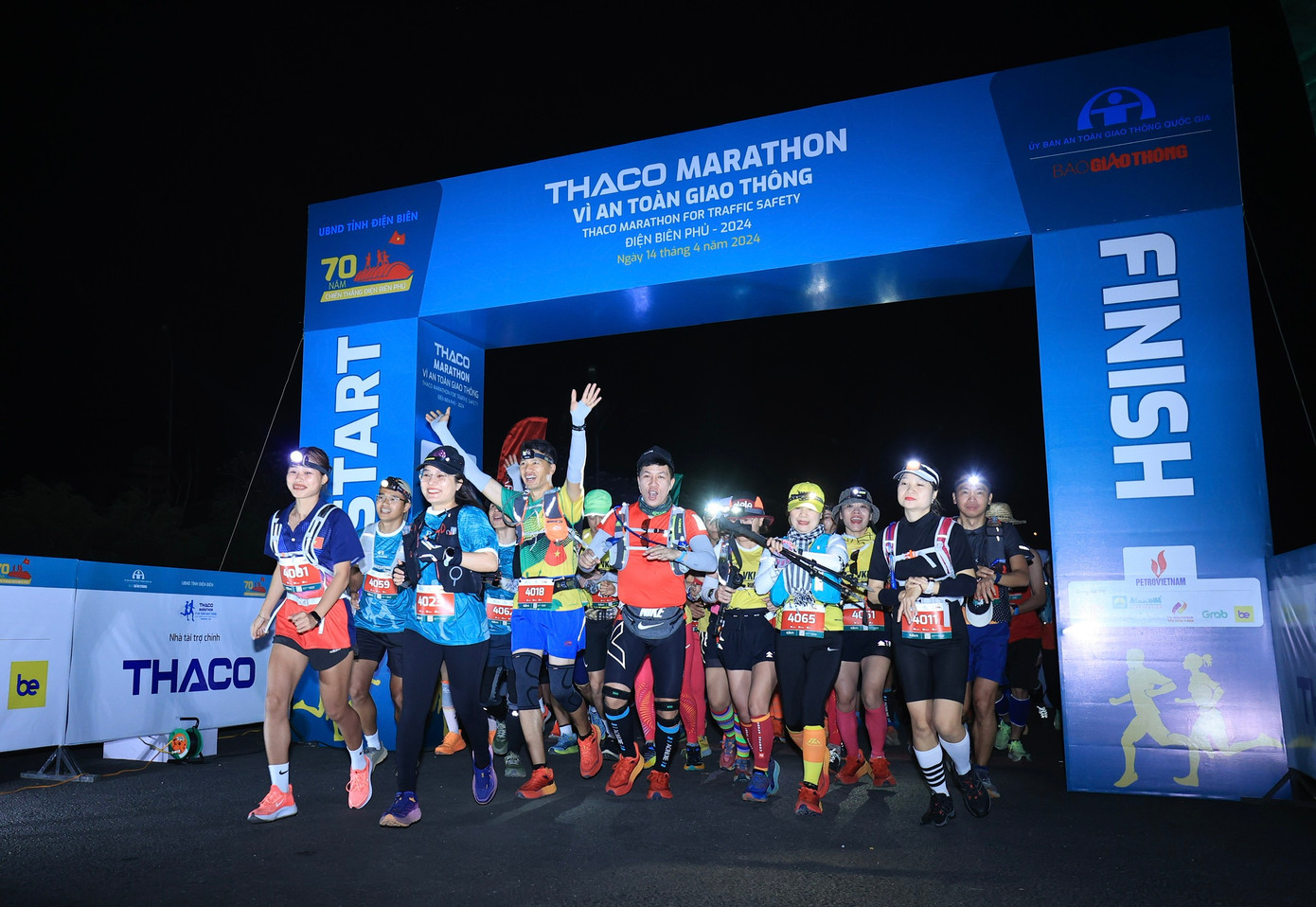 Bầu không khí sôi động của vận động viên trước khi bước vào thi đấu.