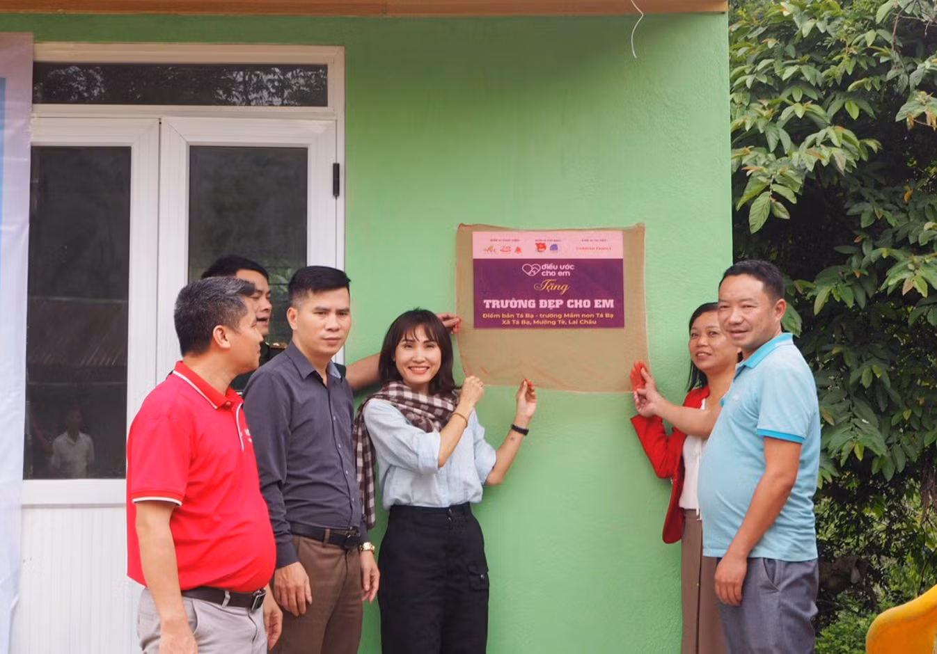 Khánh thành công trình “Trường đẹp cho em” tại Điểm trường Mầm non bản Tá Bạ, xã biên giới Tá Bạ, huyện Mường Tè (Lai Châu).