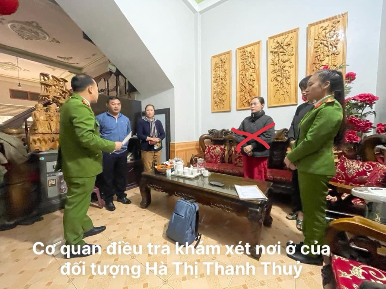 Cơ quan điều tra khám xét nơi ở của đối tượng Hoàng Thị Thanh Thủy. Cơ quan điều tra khám xét nơi ở của đối tượng Hoàng Thị Thanh Thủy.