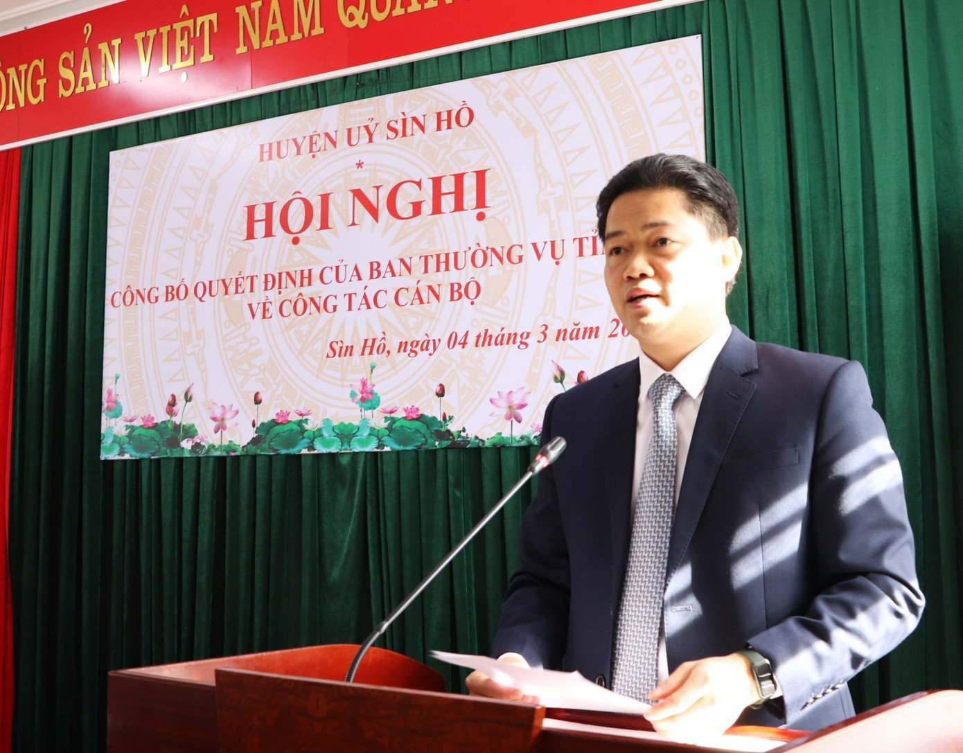 Ủy viên Dự khuyết Trung ương Đảng, Phó Bí thư Thường trực Tỉnh ủy Lai Châu Vũ Mạnh Hà phát biểu giao nhiệm vụ.