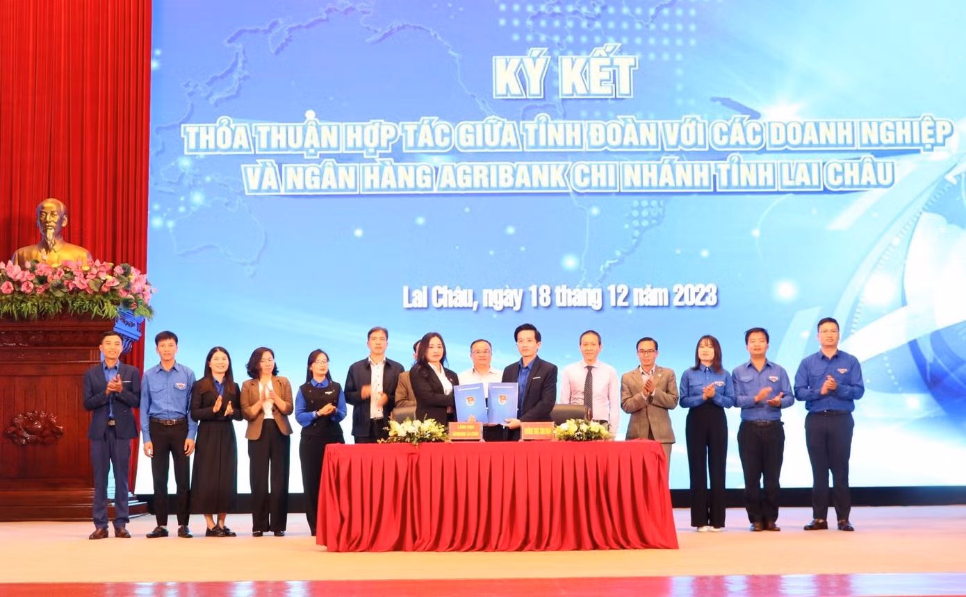 Tỉnh Đoàn Lai Châu ký kết thỏa thuận hợp tác với Ngân hàng Nông nghiệp và Phát triển nông thôn Chi nhánh tỉnh Lai Châu nhằm huy động nguồn vốn hỗ trợ thanh niên khởi nghiệp.