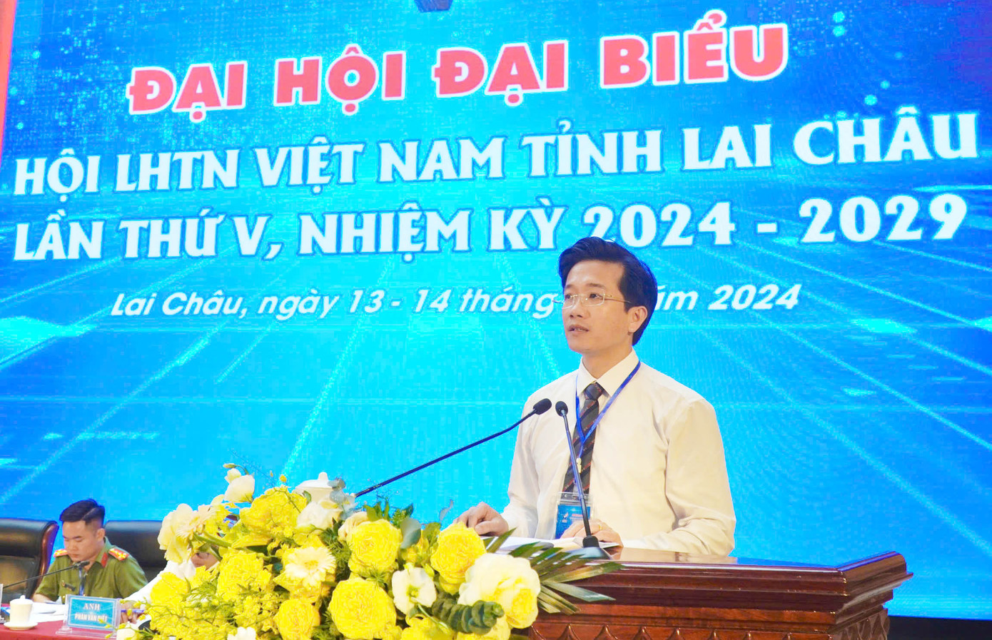 Bí thư Tỉnh Đoàn, Chủ tịch Hội LHTN Việt Nam tỉnh Lai Châu Nguyễn Tiến Thịnh khai mạc phiên làm việc thứ nhất. Bí thư Tỉnh Đoàn, Chủ tịch Hội LHTN Việt Nam tỉnh Lai Châu Nguyễn Tiến Thịnh khai mạc phiên làm việc thứ nhất.