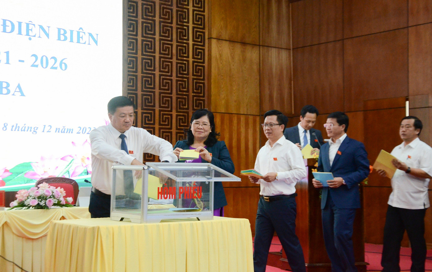 HĐND tỉnh Điện Biên lấy phiếu tín nhiệm bằng hình thức bỏ phiếu kín