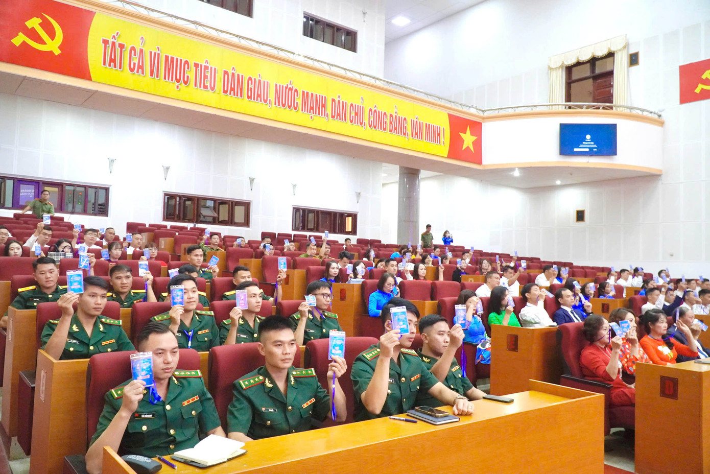 Đại biểu hiệp thương chọn cử chức danh Chủ tịch Hội LHTN Việt Nam tỉnh Lai Châu khóa V, nhiệm kỳ 2024-2029. Đại biểu hiệp thương chọn cử chức danh Chủ tịch Hội LHTN Việt Nam tỉnh Lai Châu khóa V, nhiệm kỳ 2024-2029.