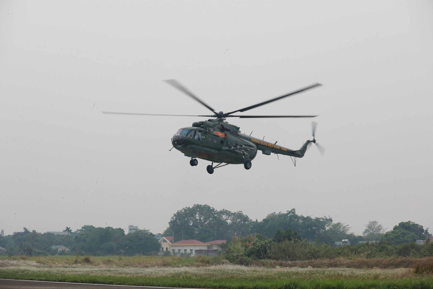 Trong buổi hợp luyện đội hình đầu tiên tại sân bay Điện Biên Phủ, các đơn vị tiến hành 3 đợt bay, mỗi đợt kéo dài khoảng 45 phút.