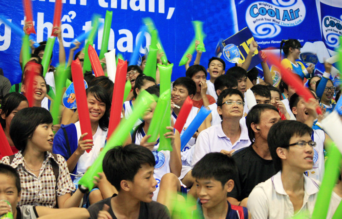 Khán giả cổ vũ nhiệt tình