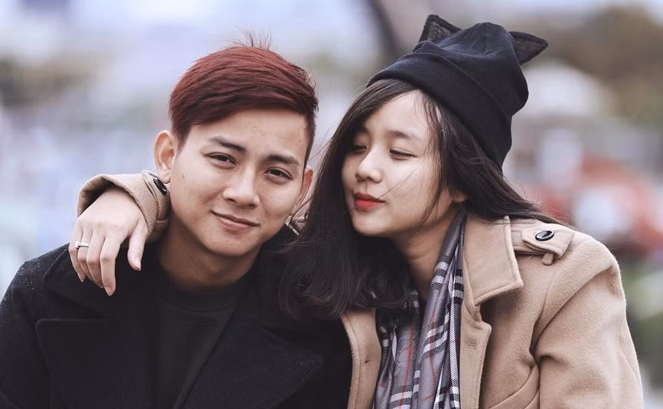 Sau 1 năm 'ở ẩn', Hoài Lâm bất ngờ xác nhận đã đăng kí kết hôn và có 2 con gái ảnh 1