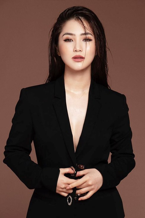 Hương Tràm đầu quân 2 công ty âm nhạc lớn ở Mỹ sau tuyên bố tạm dừng sự nghiệp ảnh 7