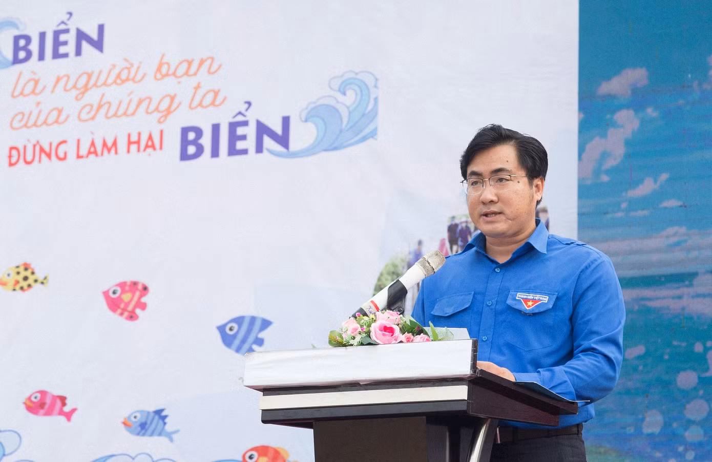 Tuổi trẻ Bình Thuận đồng loạt ra quân hưởng ứng chiến dịch làm sạch biển ảnh 2