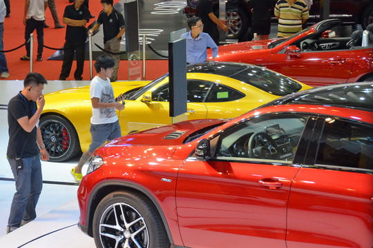 Ô tô 400 triệu dồn dập đổ về: Ngóng giá sẽ còn rẻ nữa ảnh 1