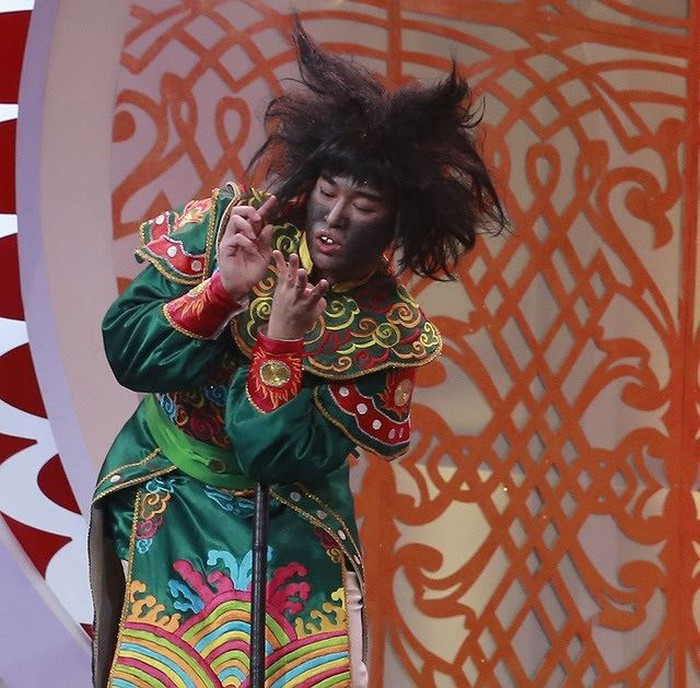 Bất ngờ với hình ảnh khác lạ khó nhận ra của ca sĩ Minh Quân ảnh 9