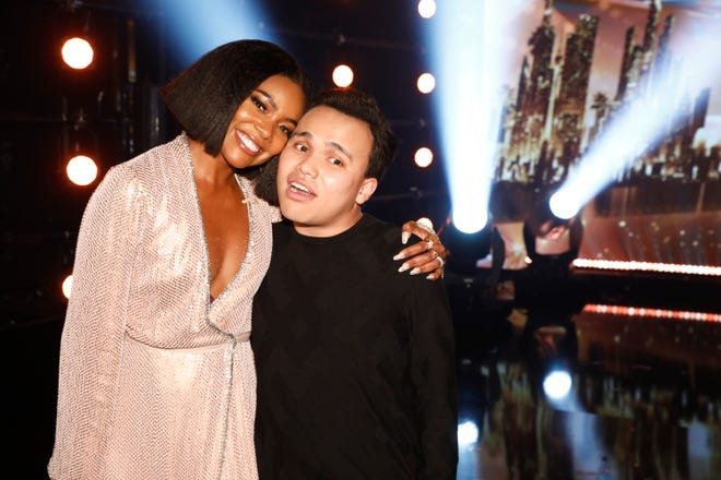 Chàng trai mù và tự kỉ gây xúc động khi chiến thắng 'Tìm kiếm tài năng Mỹ' ảnh 6