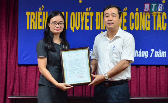 Kiện toàn nhân sự 10 địa phương ảnh 3