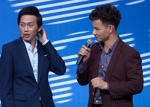 Showbiz 27/7:Trấn Thành khóc với hoàn cảnh ba chị em mồ côi phải ăn cơm với muối ảnh 7