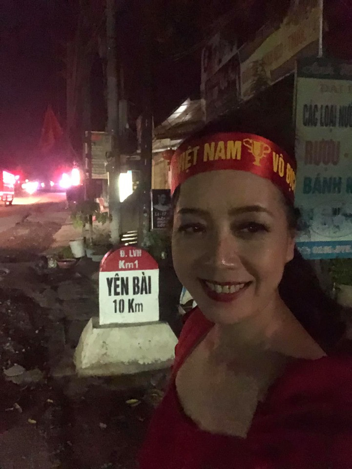 Lời chúc mừng đội tuyển Việt Nam của MC Lại Văn Sâm lại gây 'bão' ảnh 6