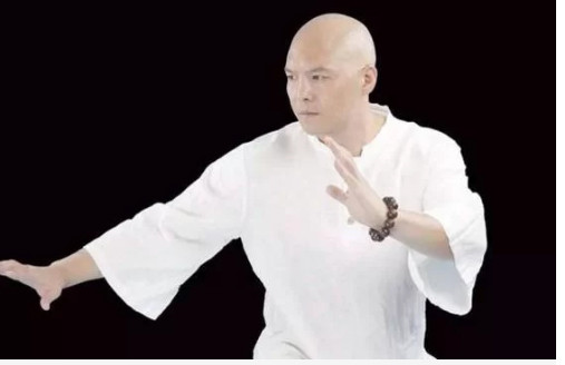 Từ Hiểu Đông bóc mẽ trận thắng của cao thủ Thái Cực quyền ảnh 1