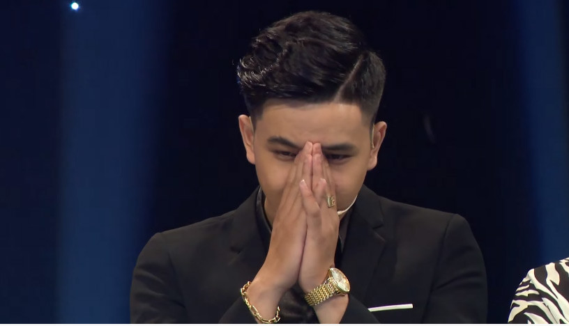 Hoa khôi Thanh lịch bị chỉ trích vì hôn say đắm bạn diễn trên truyền hình HTV ảnh 5