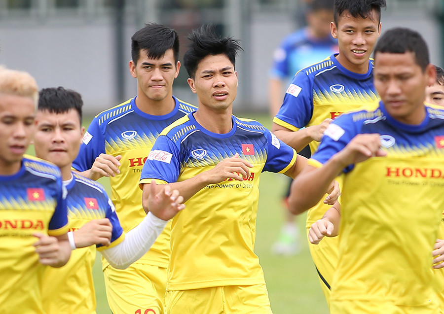 Ngọc Sơn dự đoán tỉ số trận đấu tuyển Việt Nam và Thái Lan khiến fan ngạc nhiên ảnh 2