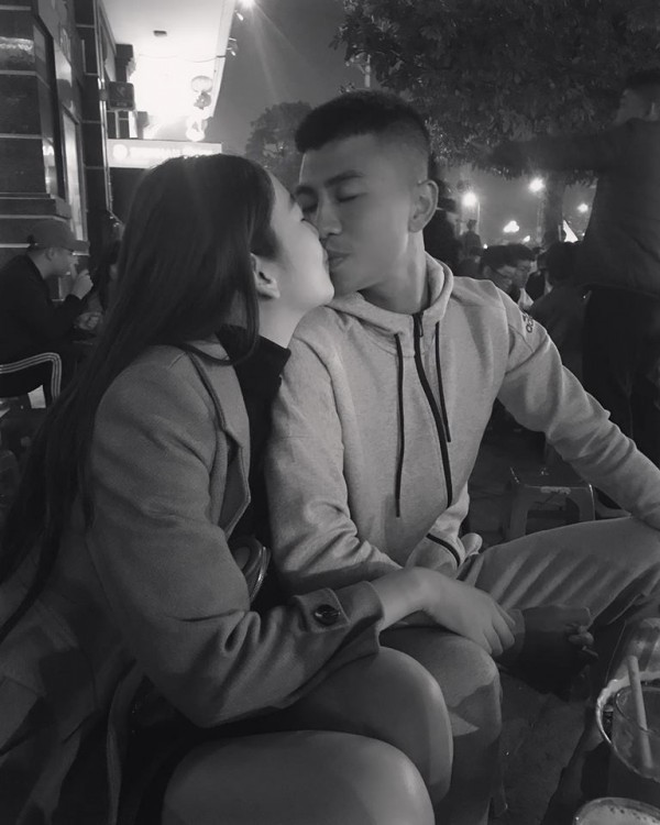 Ngắm bạn gái hoa khôi của cầu thủ Đinh Thanh Bình đang đấu ở Asian Cup ảnh 5