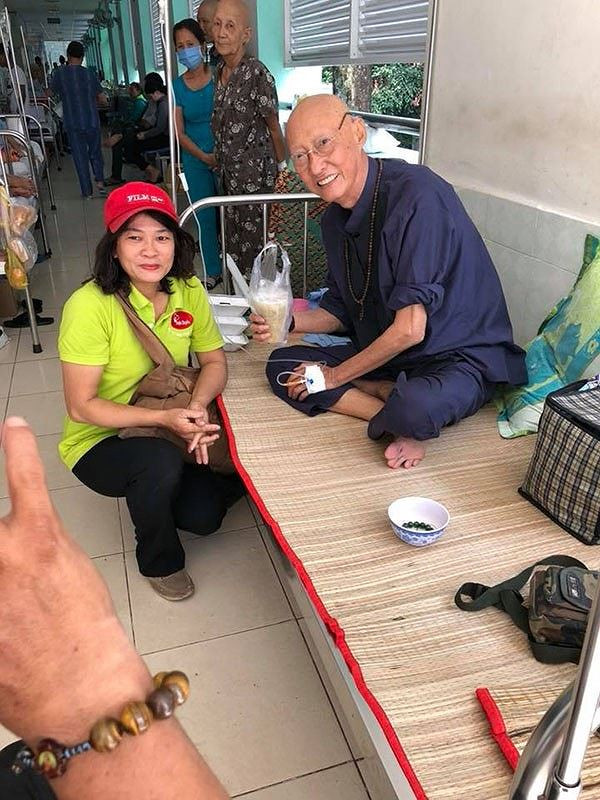 Nghệ sĩ Lê Bình bị ung thư đã di căn tới tủy, liệt nửa người ảnh 5