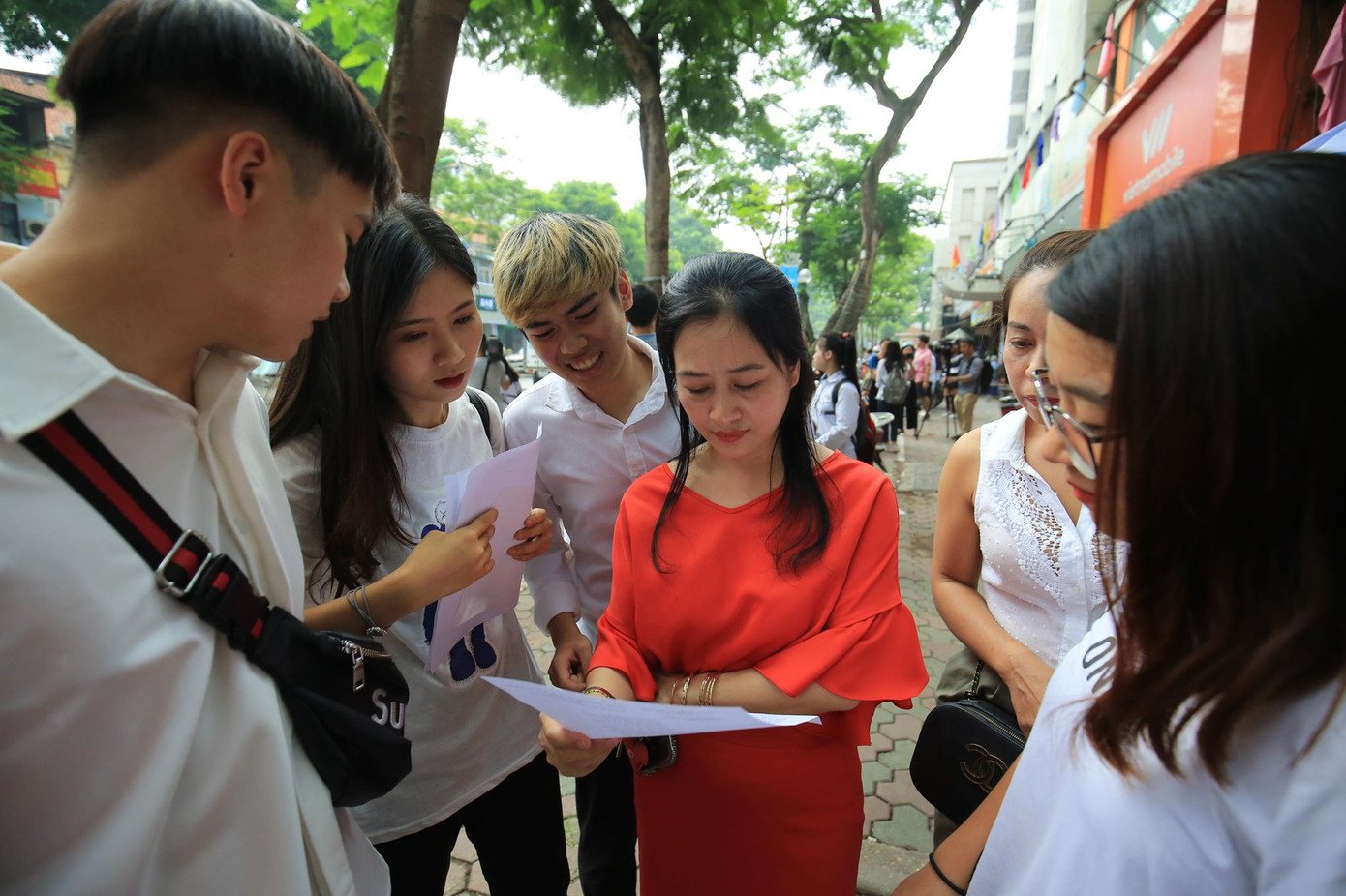 Đề thi Ngữ văn ở Phú Thọ bị tuồn ra ngoài trước giờ quy định? ảnh 5