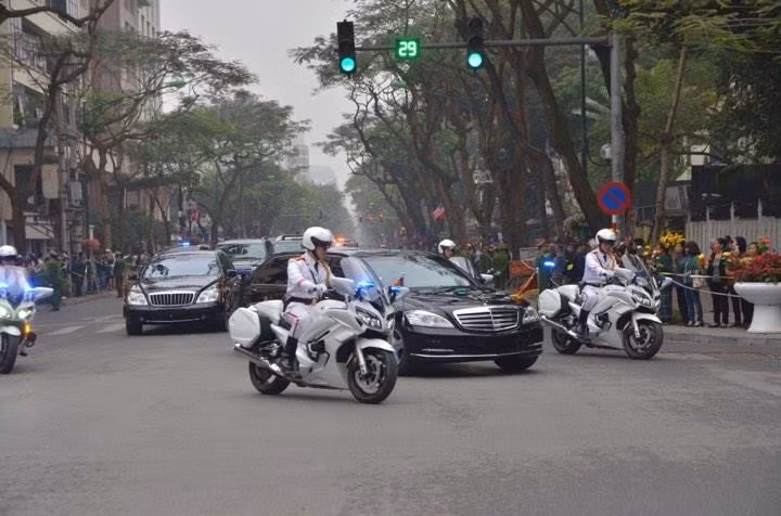 Đoàn xe Tổng thống Trump và Chủ tịch Kim đến thượng đỉnh ngày thứ hai ảnh 5