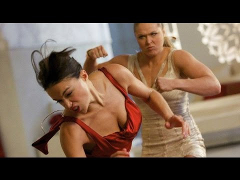 Sao nữ 'Fast and Furious' bị đứt gần rời ngón tay do đóng phim ảnh 7