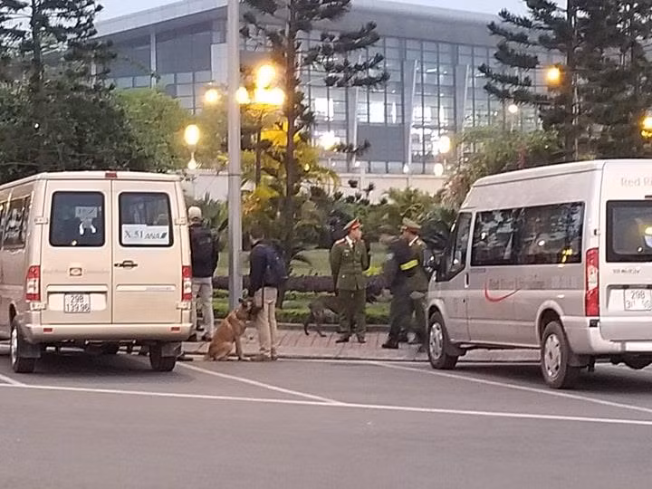 Đoàn xe Tổng thống Mỹ Trump về khách sạn JW Marriott ảnh 39