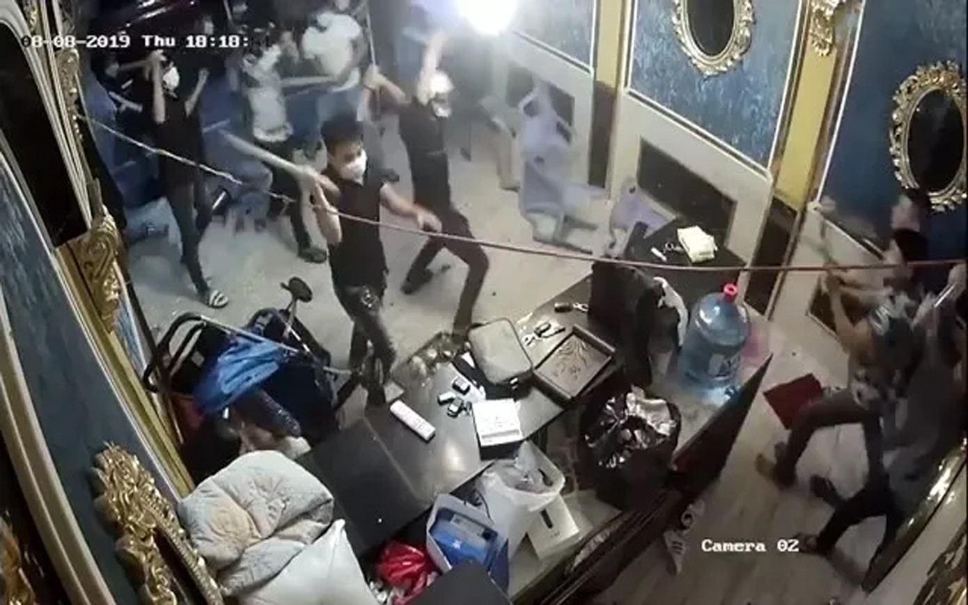 Bắt kẻ cầm đầu nhóm giang hồ đập phá nhà hàng ở quận 1 ảnh 3