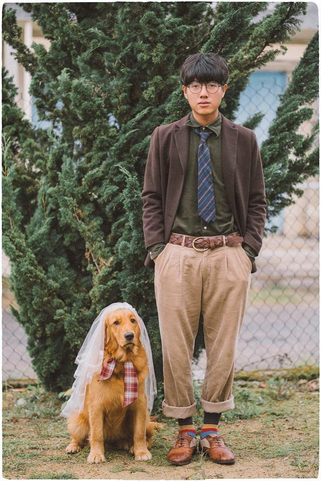 Chưa có người yêu, chàng trai đành chụp ảnh với chó cưng ảnh 5